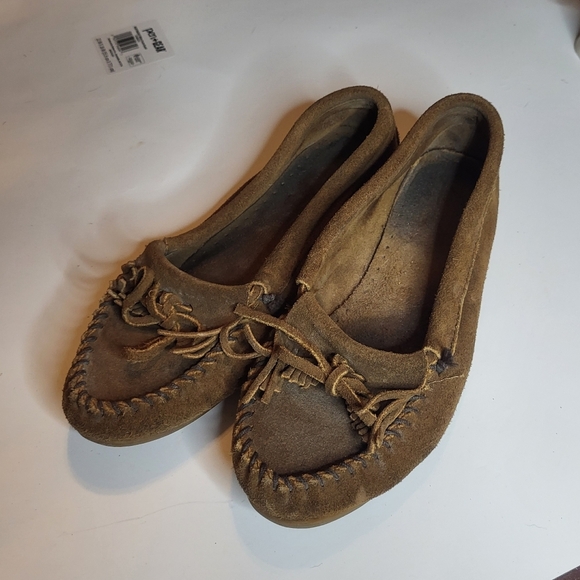 Minnetonka moccasins - Picture 1 of 7